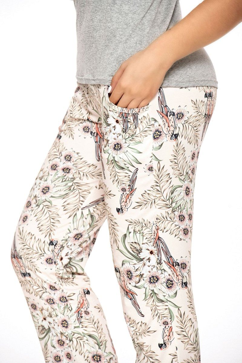 Comfy Luxe Animal Print Lightweight Lounge Pants - Size L/XL: US Women's Size  10-14 - Elastic Drawstring Waist Band - Pockets - 31 Inseam - 98%  Polyester / 2% Spandex, 7311983